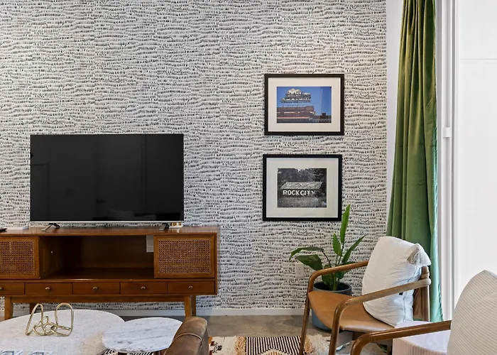 South Side Modern - Downtown Living - Amazing Location