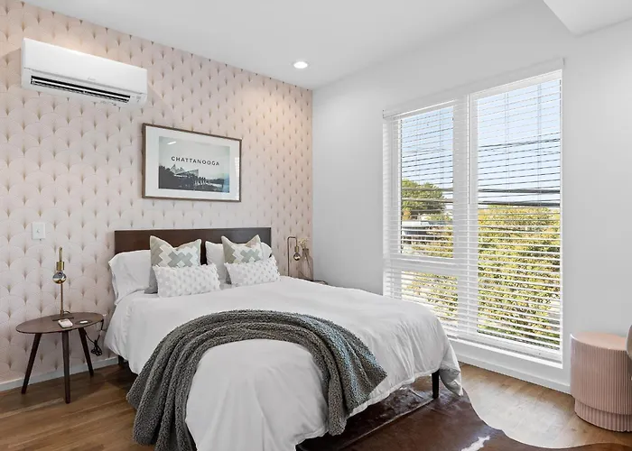 South Side Modern - Downtown Living - Amazing Location
