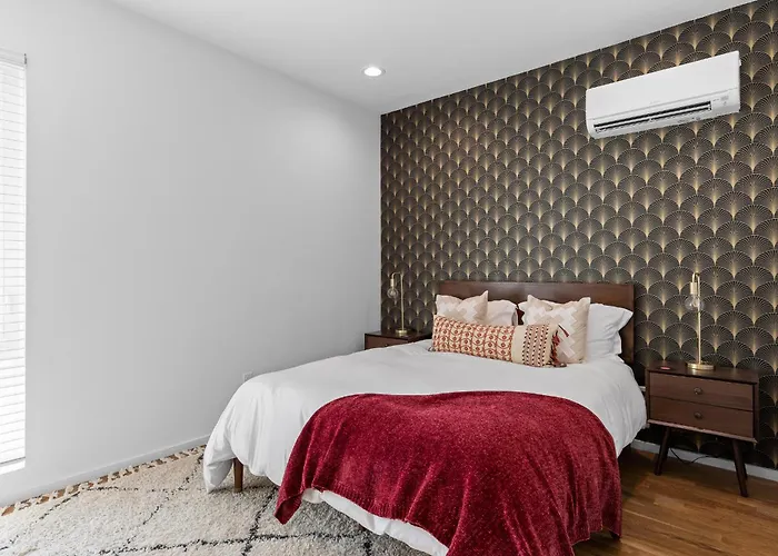 South Side Modern - Downtown Living - Amazing Location