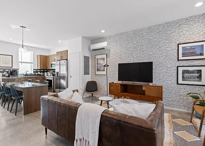 South Side Modern - Downtown Living - Amazing Location