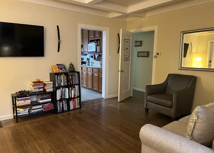 Spacious Bright Room In Prime Silicon Valley Location