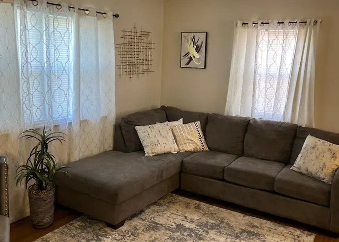 Cozy Apartment 6 Miles From Downtown, Cincinnati