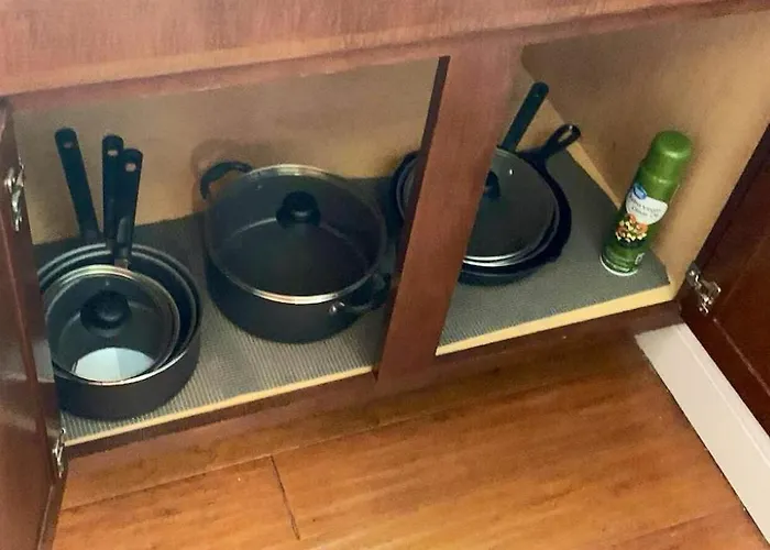 Condo Close To Stadium And Free Parking
