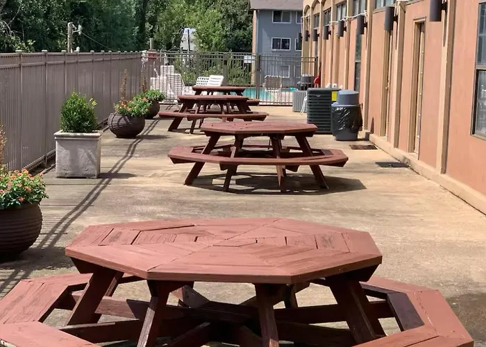 Condo Close To Stadium And Free Parking