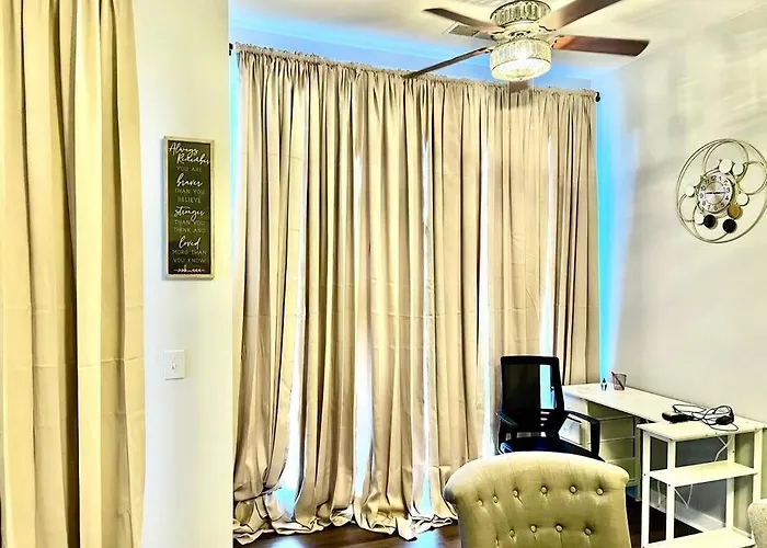 Beautiful Uptown Adventure Apartment