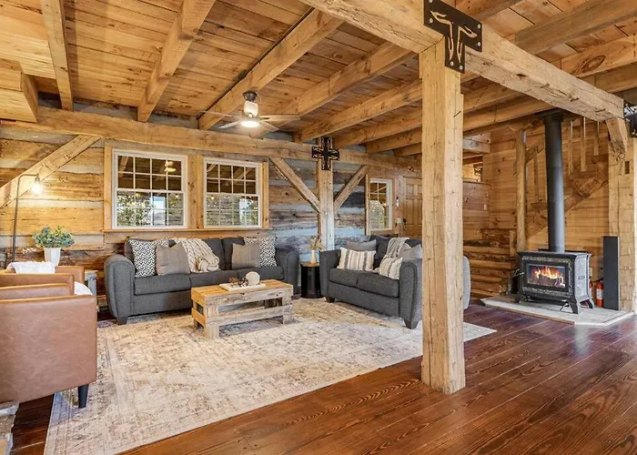 Mountain View, Secluded Lodge, Forest Escape