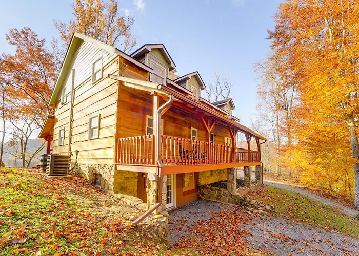 Hot Tub, Game Room & Fire Pit: Canton Log Cabin