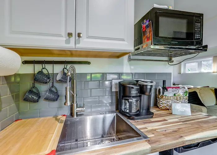 Family-Friendly Newfield Studio: 9 Mi To Ithaca!