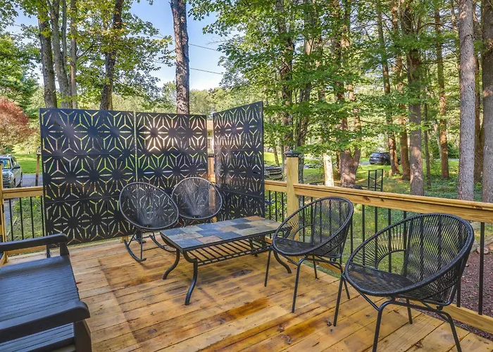 Family-Friendly Newfield Studio: 9 Mi To Ithaca!