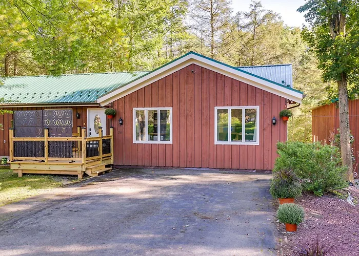 Family-Friendly Newfield Studio: 9 Mi To Ithaca!