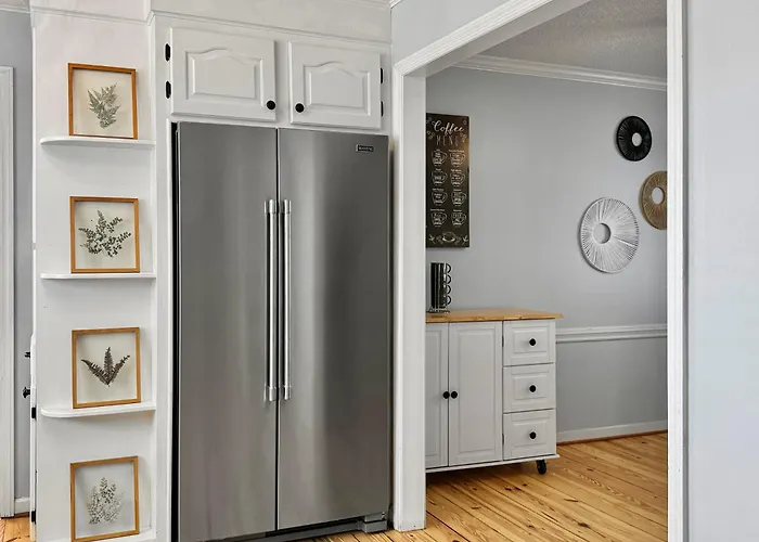 Cozy Home Away From Home - Pet-Friendly, King Bed