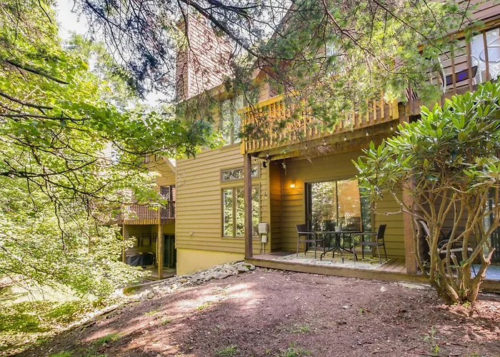 Wintergreen Resort Condo W/ Deck, 0.3 Mi To Slopes
