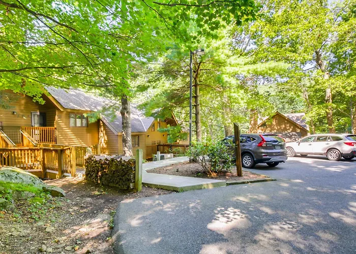 Wintergreen Resort Condo W/ Deck, 0.3 Mi To Slopes