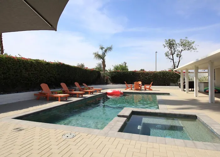 Summer Fun In Indian Wells. Private Pool, 4Bd, 3Ba.