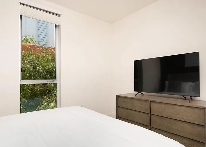 Landing Modern Apartment With Amazing Amenities