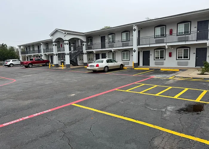 Continental Inn And Suites Nacogdoches Tx Sfa University Downtown