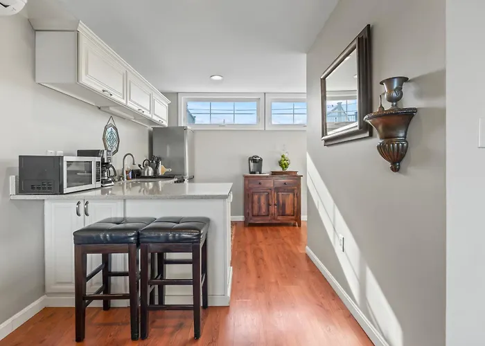 Perkins Cove Oceanfront Cottage