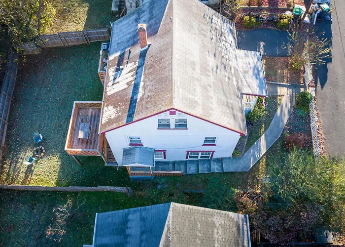 Home Near Downtown Mall & Belmont