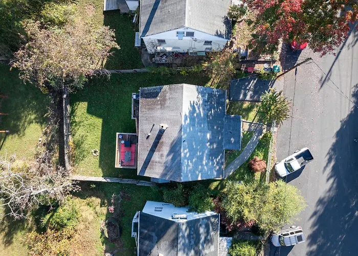 Home Near Downtown Mall & Belmont