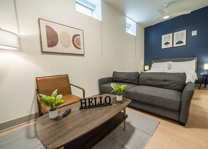 Bright And Modern Studio In Louisville # 105