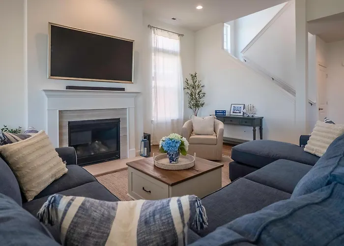 2708 Harbor Court