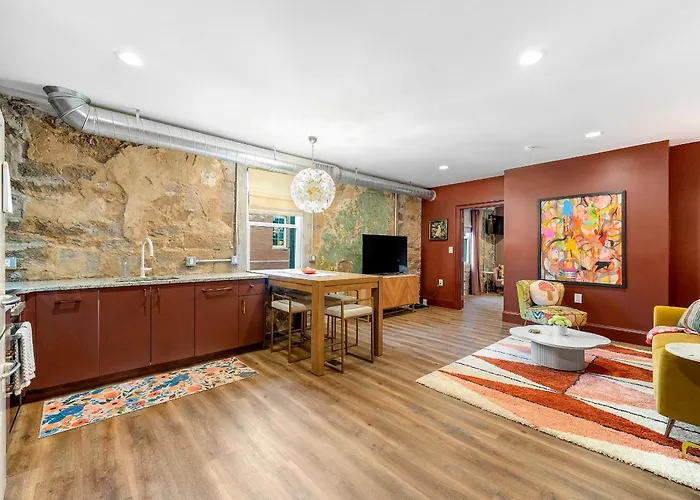 Lavish Loft On Main St - Walk To Stn Mtn Park!