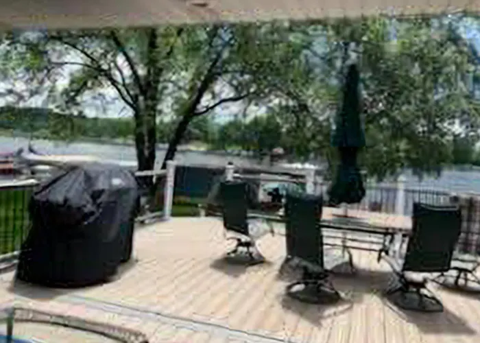 Lakefront + Dock! Family-Friendly Wisconsin Escape