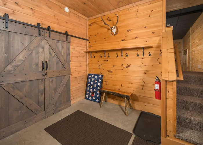 Cabin With Amazing Long-Range Mountain Views, Hot Tub, Fire Pit, Ev Connection
