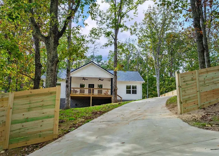 Melody Ridge Downtown With Fast Wifi, King Suite, Soaking Tub