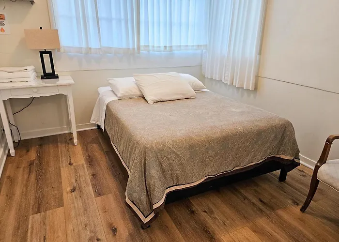 Orange Drive Hostel (Adults Only)