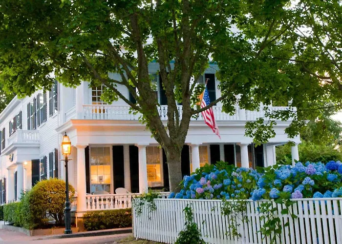 East Wing Of Captain'S Mansion - Luxury, Waterfront, Town, & Beaches - 5 Stars