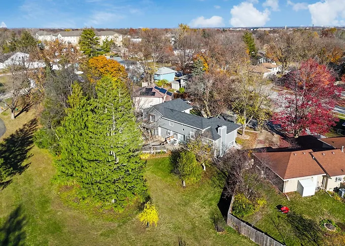 Parkside Getaway- Spacious Six Bedroom Home For Families & Friends