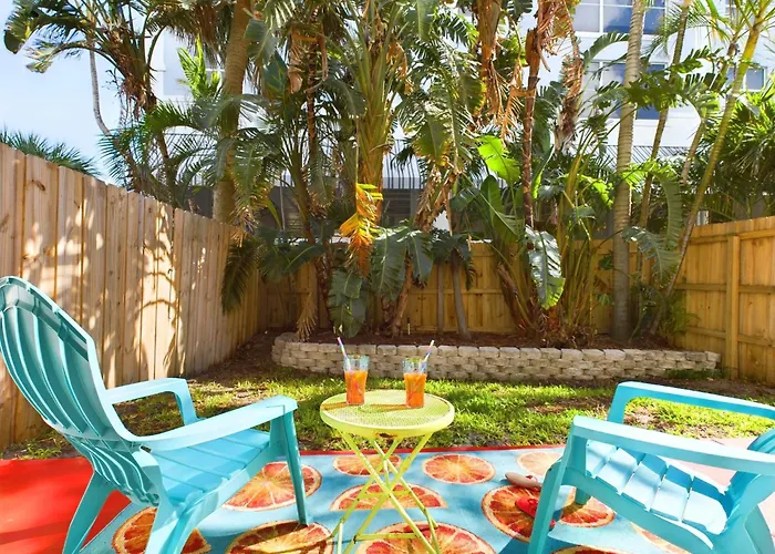 Coastal Bliss Retreat - Beach Vibes & Rockets