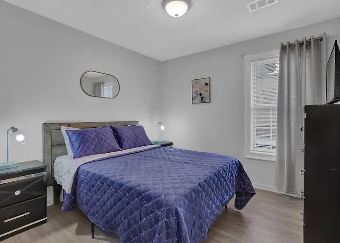 The Smart Stay ! New Remodel! Minutes From Atlanta