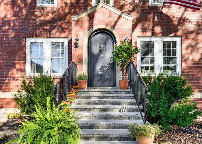 Walk To Constitution Beach: Mid-Century Boston Gem