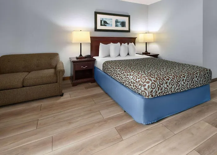 Days Inn By Wyndham Iron Mountain