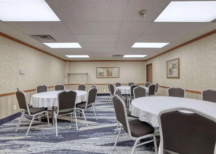 Comfort Suites Appleton Airport