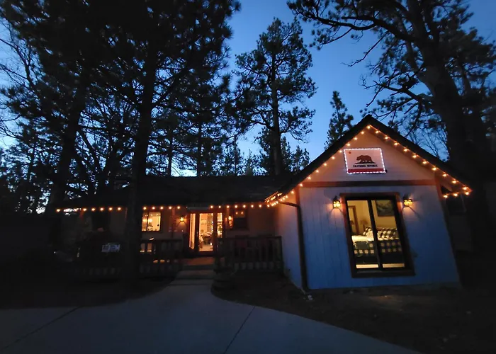 Four Seasons Getaway-Private Hot Spa With Pine Tree Views-Walk To Village And Pineknot Trailhead-Plus King Bed!