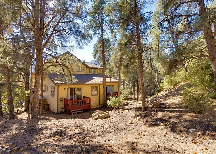 Game Room & Deck: Modern Frazier Park Home!