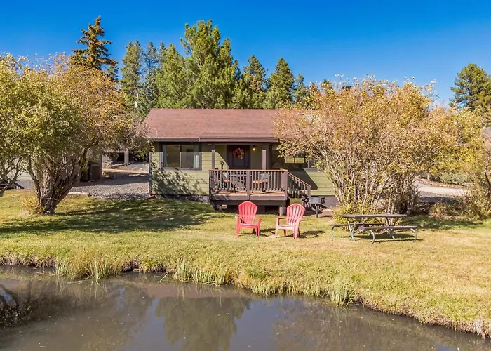 Cozy Cabin Retreat With Scenic Views Cabin