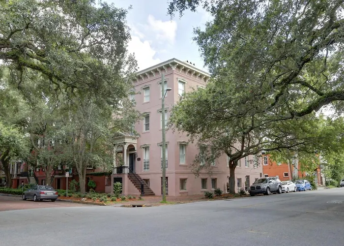 121 W Jones Suite Loft 4F