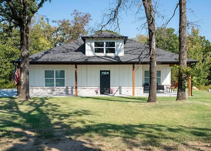 Brand New Modern Getaway On Private Land!