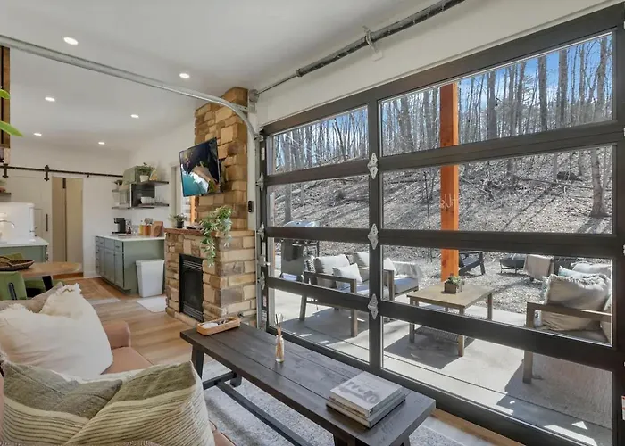 The Hillside Retreat - Cozy Container Home With Hot Tub And Fire Pit