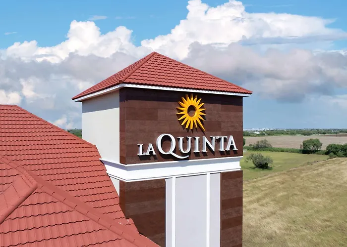La Quinta Inn Suites By Wyndham Raymondville Harlingen
