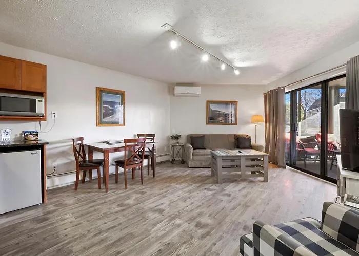 105 Pointes North Inn