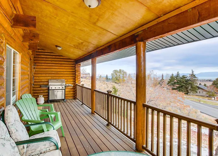 Scenic Views & Game Room: Garden City Retreat!