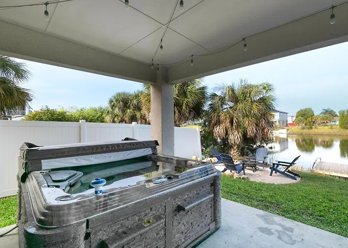 Bright Bayfront Home < 2 Mi To Hernando Beach!