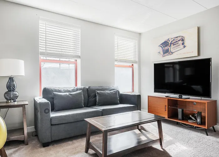 Modern Mass Ave 1Br Apartment With Kitchen