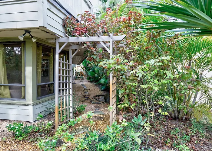 Beach Paradise Getaway - 200Ft From Beach!