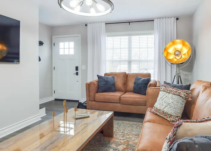 Modern Townhome: Walk To Tennessee Tech University